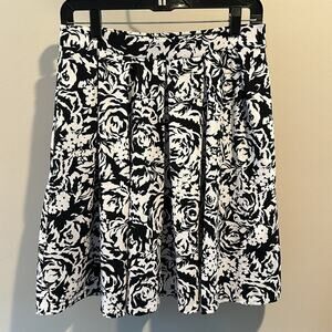 Adrienne Vittadini Medium Pull-on Activewear Skirt